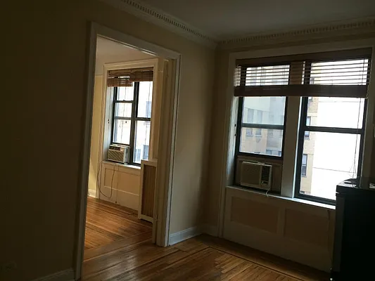 Sold by RealtyTopia | media 12