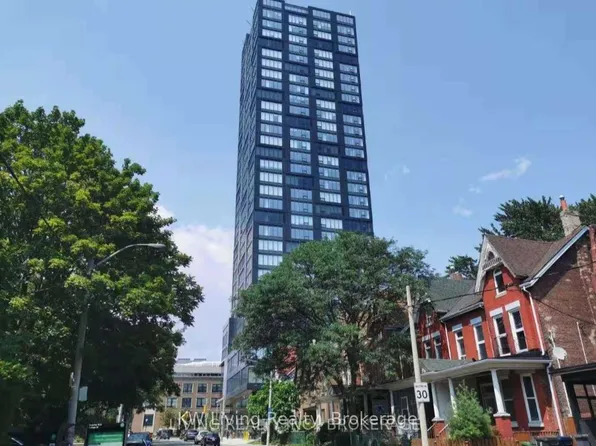203 College St, Toronto, ON