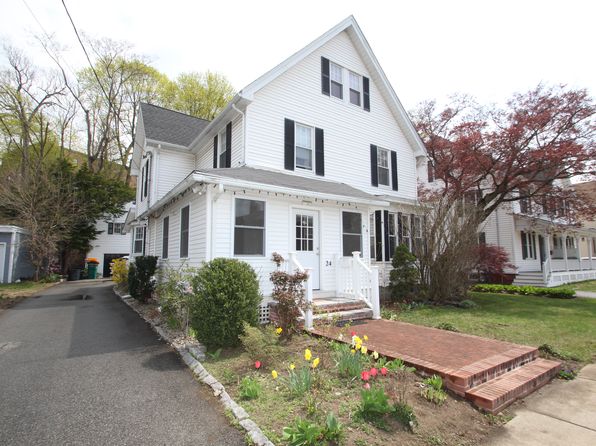 24 Arlington Rd #1