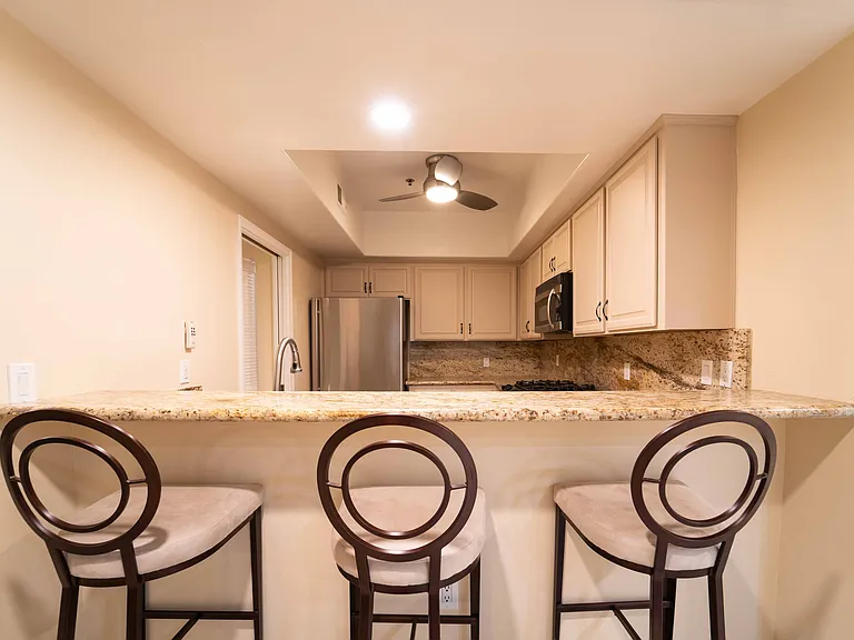 12011 Goshen Ave #202 — Photo 7