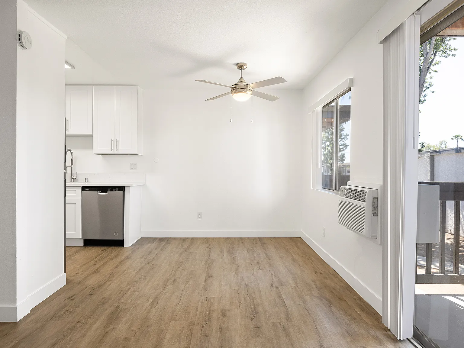 Park Apartments — Photo 4