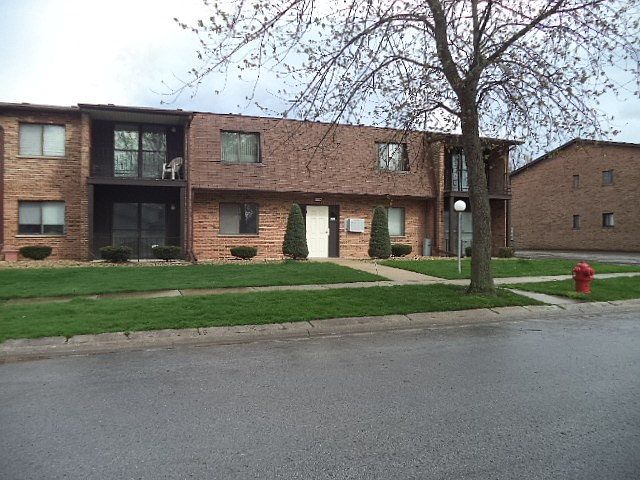 1st image of 22461 Pleasant Dr APT 9