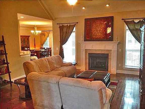 2nd image of 1743 Sterling Oaks Dr