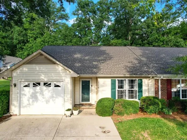 3138 Woodpoint St, Jamestown, NC 27282