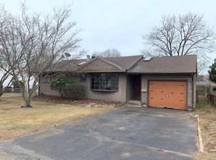 141 Skyline Dr, West Haven, CT 06516