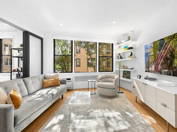 30 East 9th Street image 2 of 10