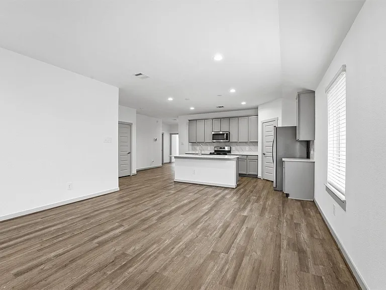 6814 Bradford Terrace Rd — Photo 10