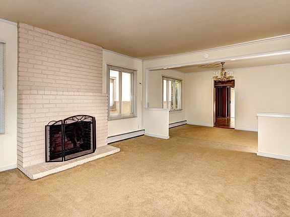 2nd image of 810 Masson Ave