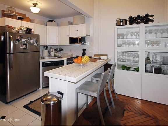 4th image of 14 W 76th St APT 2F