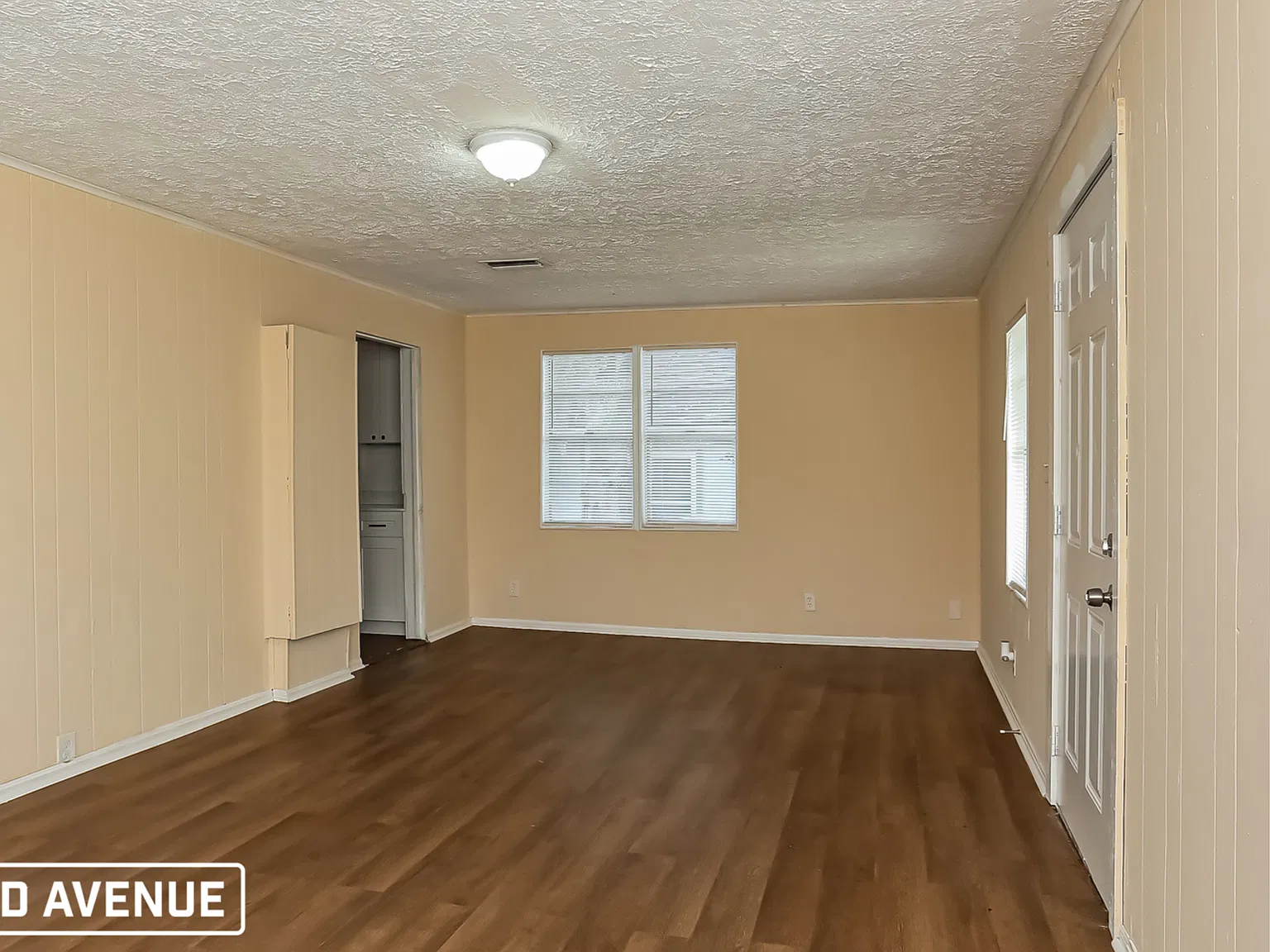 2 bed, 1.0 bath, 1171 sqft, $1,089 — Photo 4