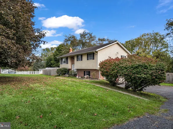 129 E Springville Rd, Boiling Springs, PA 17007