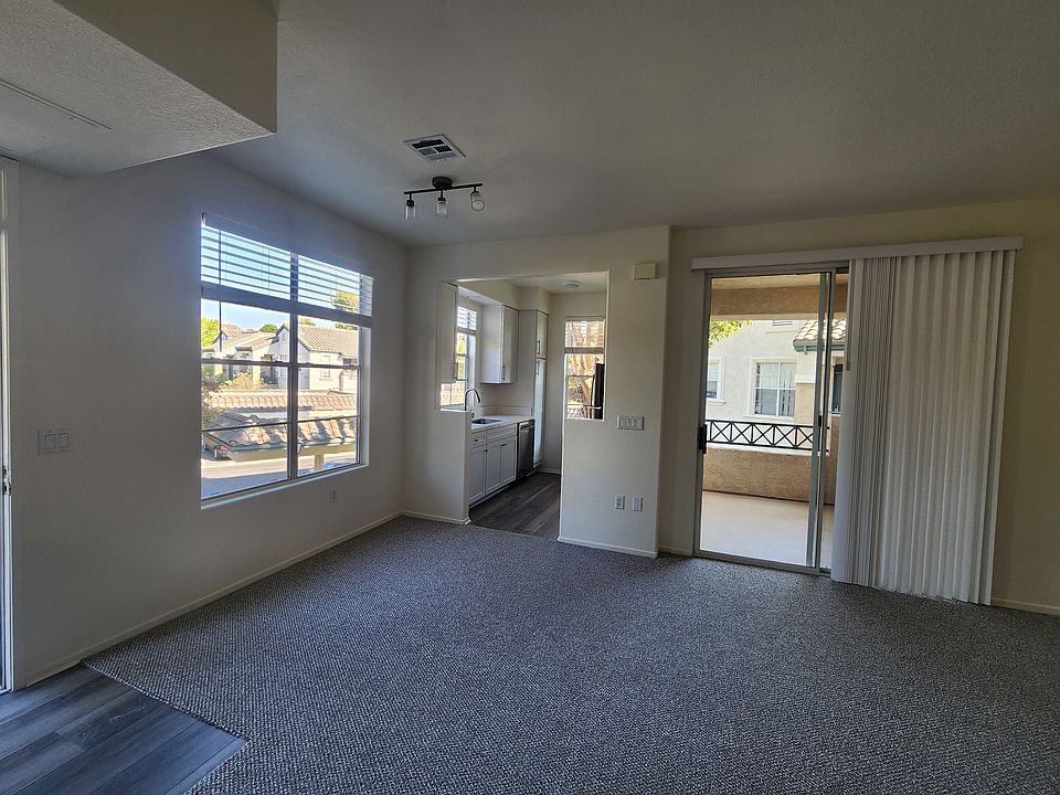 Lots of light, new carpet and flooring