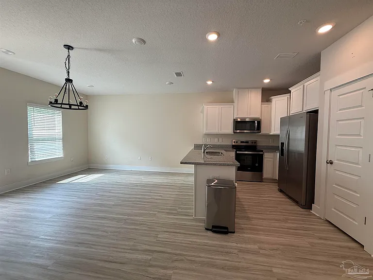 9469 Nature Creek Ln — Photo 6