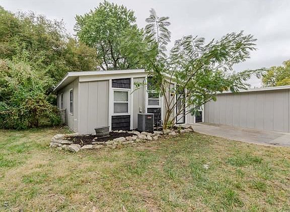 2nd image of 3306 Mark Twain Dr