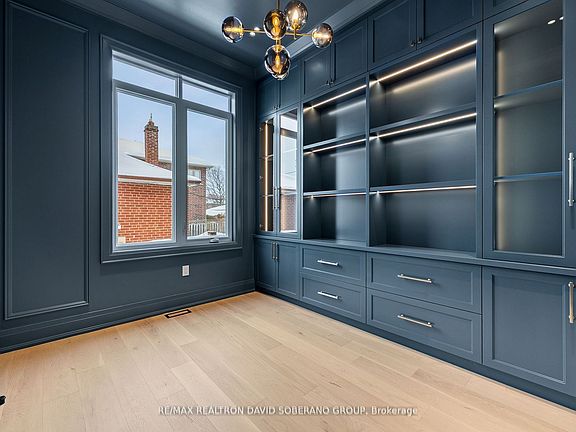 4th image of 165 McAllister Rd