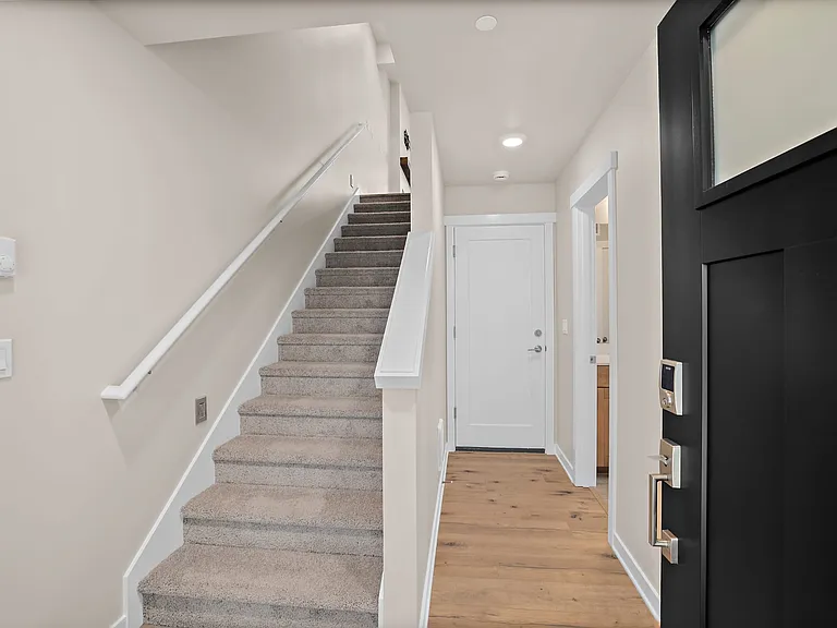 13730 Manor Way #E5 — Photo 4