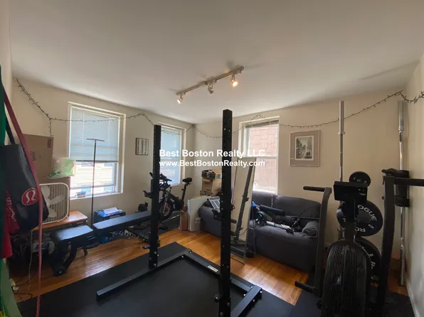 54 Kelly Rd APT 3L, Cambridge, MA 02139