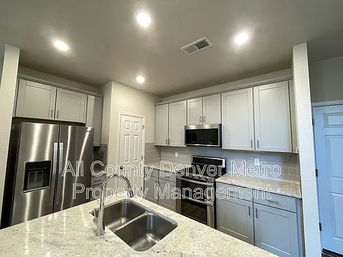 6089 N Liverpool St Photo 1