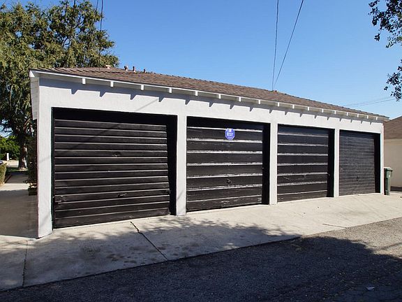 1 garage space for each unit