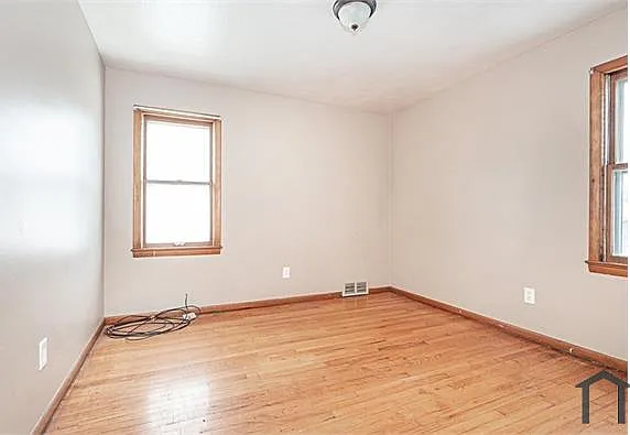 4633 Warner Rd #UP — Photo 11