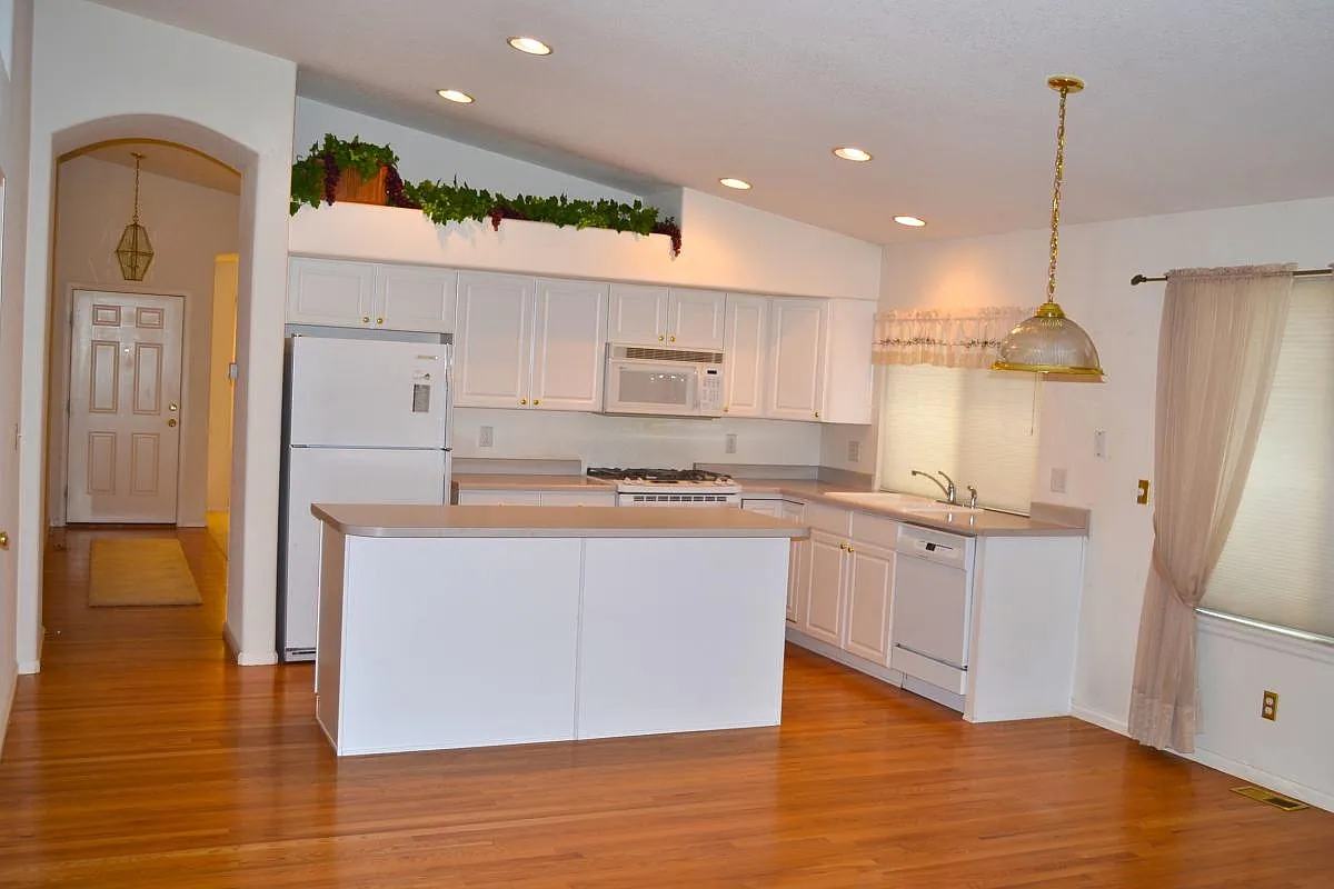 Kitchen - 4044 Lazy K Dr