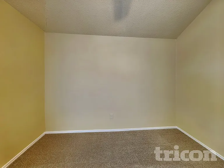 1715 Cordova Dr — Photo 12