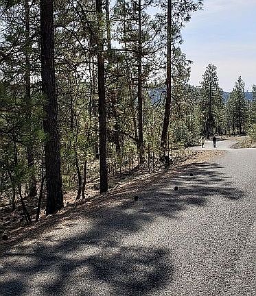 4th image of Hawk Creek Rd