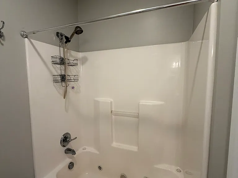 2118 Suncrest Vlg — Photo 16