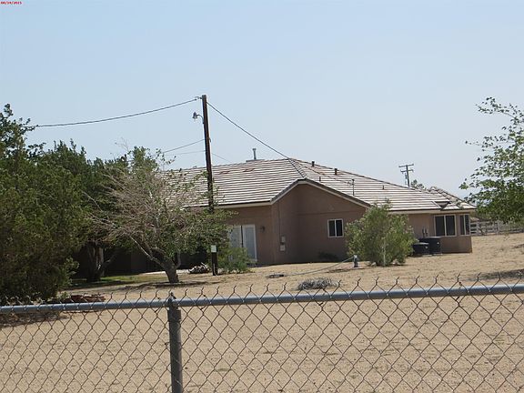 4th image of 15207 Sultana St