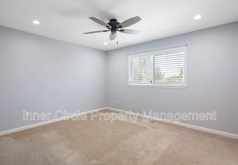 2225 Mount Whitney Dr — Photo 17