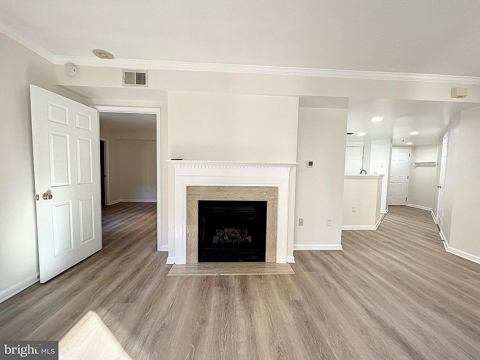 1st image of 3835 9th St #609E