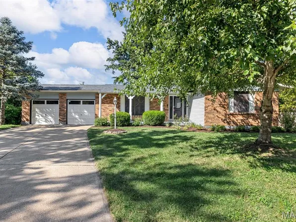 207 Cypress Ct, O'Fallon, MO 63366