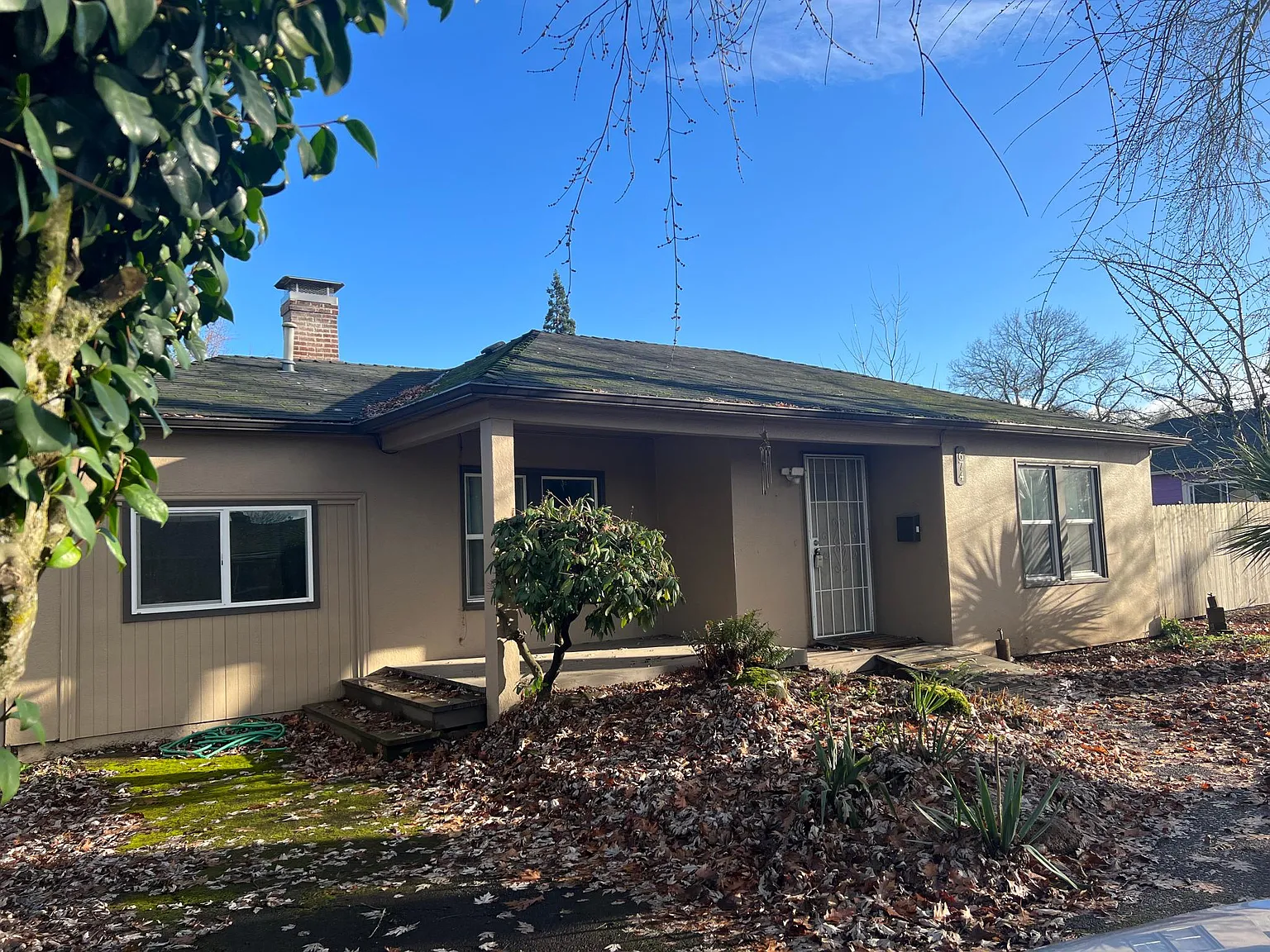 3 bed, 1043 sqft, $2,200 — Photo 2