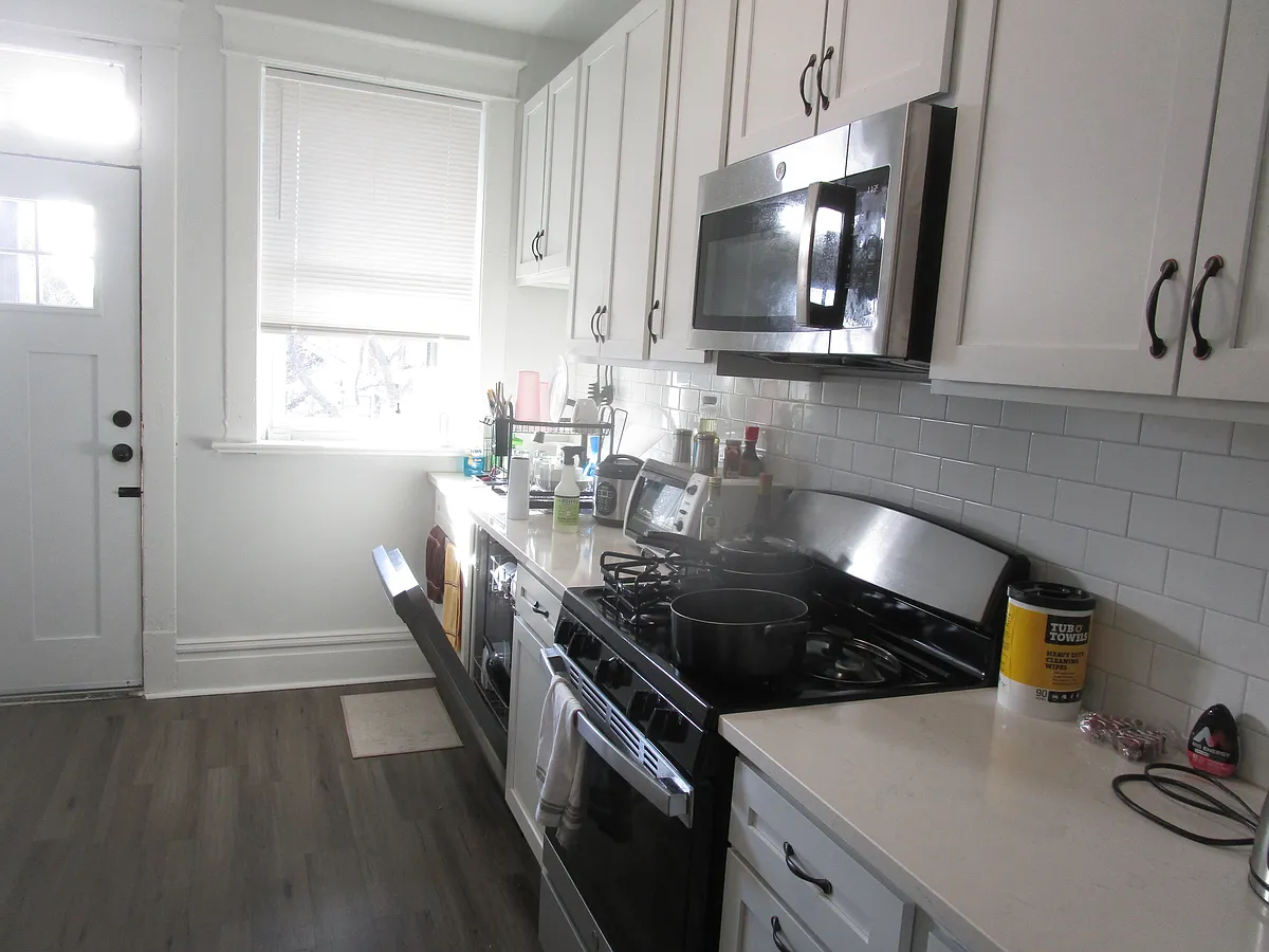 Building Photo - 5920 McPherson Ave #1