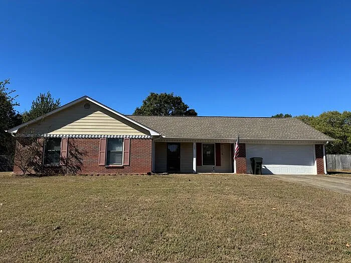 3 bed, 2.0 bath, 1588 sqft, $1,600 — Photo 1