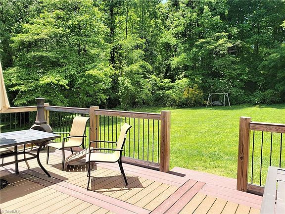 4th image of 209 Sedgefield Cir