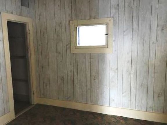 4th image of 304 N Otter Ave