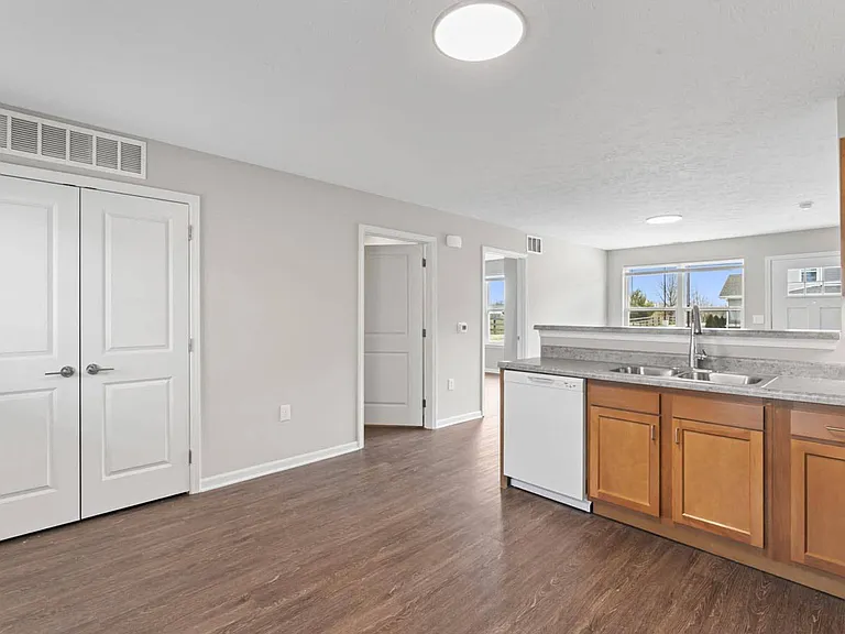 Pebble Village Townhomes — Photo 8