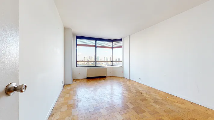 Rented by Bond New York | media 5