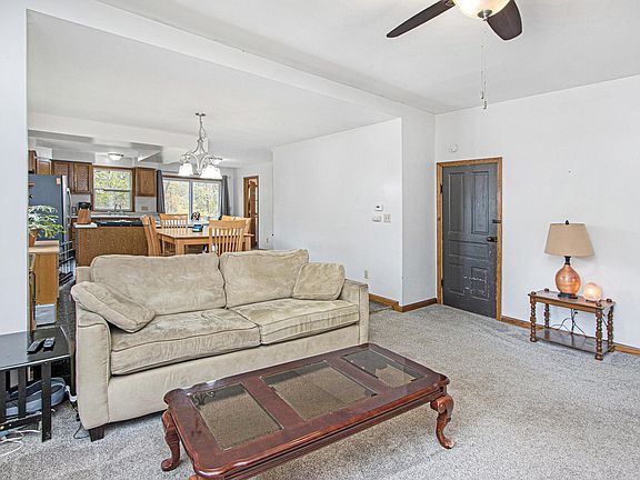 4th image of 211 Helen Ave