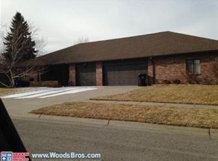 1211 Rockhurst Dr, Lincoln, NE 68510