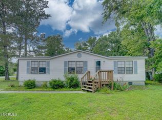 101 Tugboat Ct, Hampstead, NC 28443