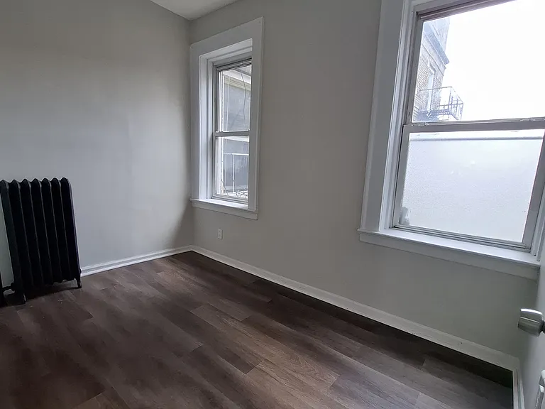 220 Roseville Ave #304 — Photo 4