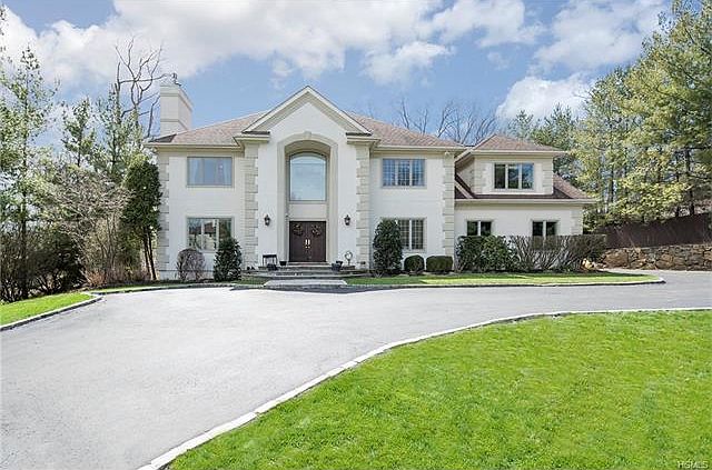 2nd image of 82 Stonewall Cir