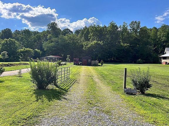 3rd image of 337 Mountain Meadows Dr