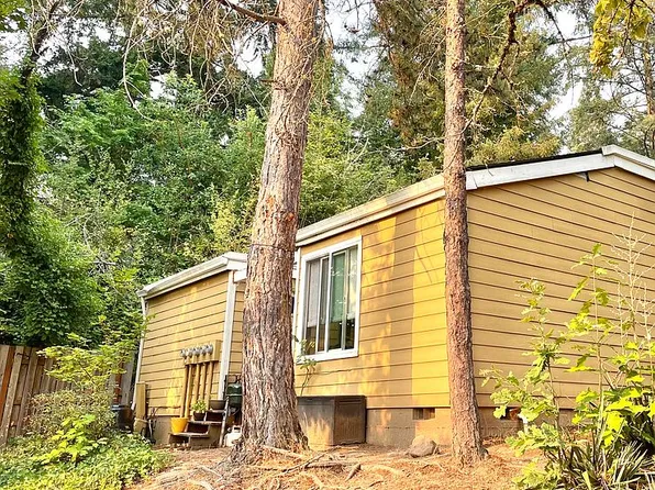 1660 Village Park Pl, West Linn, OR 97068