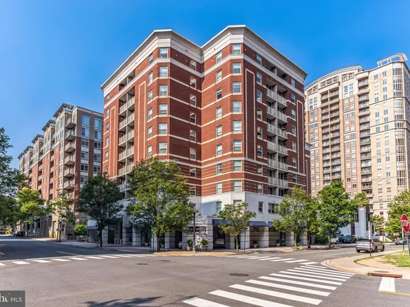 880 N Pollard St APT 505, Arlington, VA 22203
