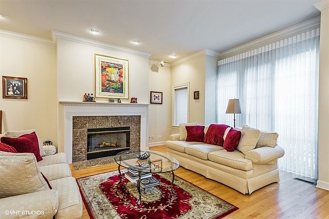 1st image of 1457 S Prairie Ave
