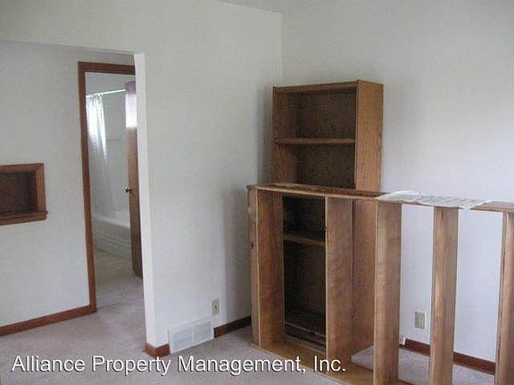 4th image of 1169 Meadowbrook Ln