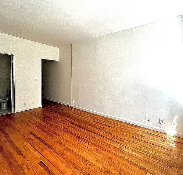 1321 3rd Ave #2A — Photo 9
